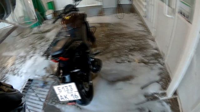 КАК ПОМЫТЬ МОТОЦИКЛ/ Bajaj Dominar 400 смотреть онлайн
