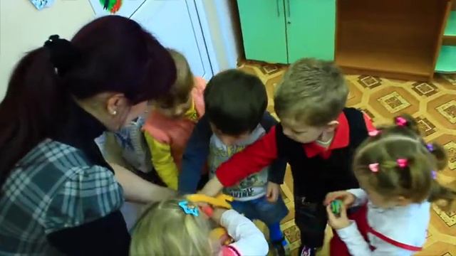 ОЦ "Лингва Плюс" занятия по художественному творчеству для детей 2-5 лет смотреть онлайн