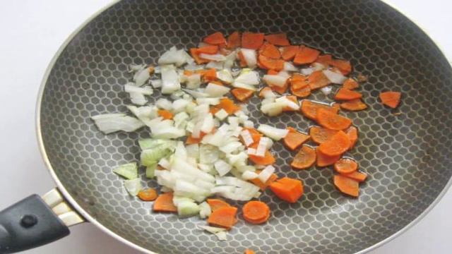 Куриный суп с шампиньонами и вермишелью