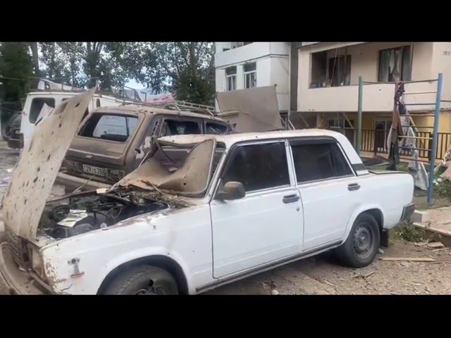 Кадры разрушений в жилом секторе Степанакерта после обстрела со стороны ВС Азербайджана. смотреть онлайн