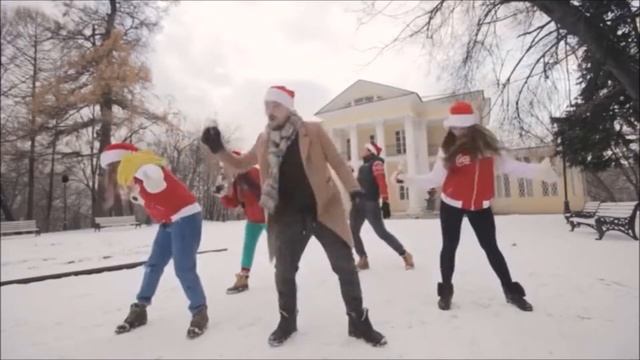 Новогодний танец "Праздник к нам приходит" (New year's dance " Holiday comes to us") смотреть онлайн