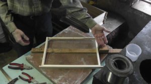 натягиваю проволоку на рамках