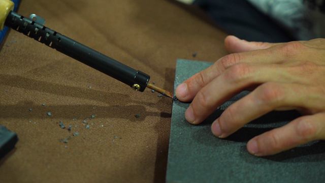 Как убрать скол с плитки! Лёгкий способ, сможет каждый! смотреть онлайн