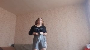 танцуют корейские танцы