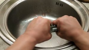 ЛАЙФХАК ВТОРАЯ ЖИЗНЬ МЕЛЬНИЦЫ ДЛЯ ПЕРЦА, КАК ОТКРЫТЬ МЕЛЬНИЦУ ДРОБИЛКУ ДЛЯ ПЕРЦА СЕКРЕТ НЕ ВЫКИДЫВА
