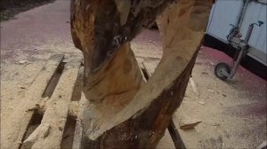 Столб-тотем из бревна.Резьба бензопилой.