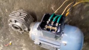 Мотор-редуктор червячный BONFIGLIOLI (100об/мин 0,25квт)