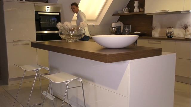 Выдвижная столешница на острове смотреть онлайн