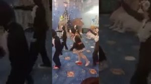 Новогодний танец Пингвинов подготовительная группа