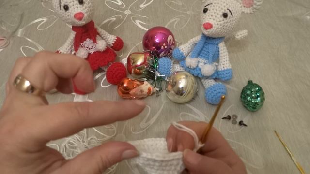 ВЯЗАНЫЙ СИМВОЛ 2020 ГОДА! МК Мышка Снегурочка! Часть 1. смотреть онлайн