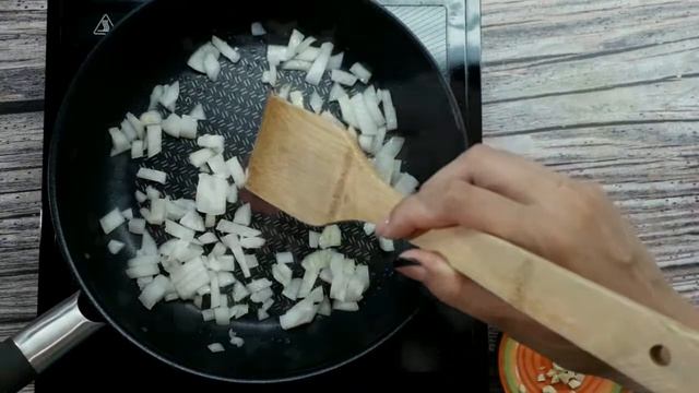 Шакшука / Рецепт Яичницы с Помидорами / Завтрак на Сковороде смотреть онлайн