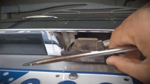 How to replace Number Plate Bulbs for Nissan X trail T31 | Xtrail T31 Bulbs Rear Plate | LED T10