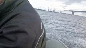 Волжанка 44 в небольшую волну. Ветер 4-5,порывы до 8.Высота волны примерно 50 см.