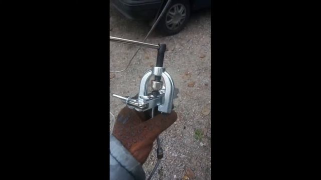 Первое испытание набора для развальцовки тормозных трубок Alloid HP-2031 смотреть онлайн