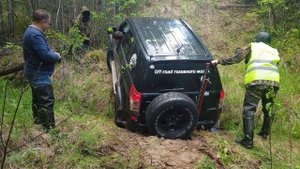 Suzuki Grand Vitara на бездорожье. Трофи-рейд