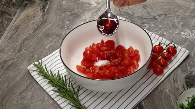 Сочные баклажаны с сыром, томатами и зеленью смотреть онлайн