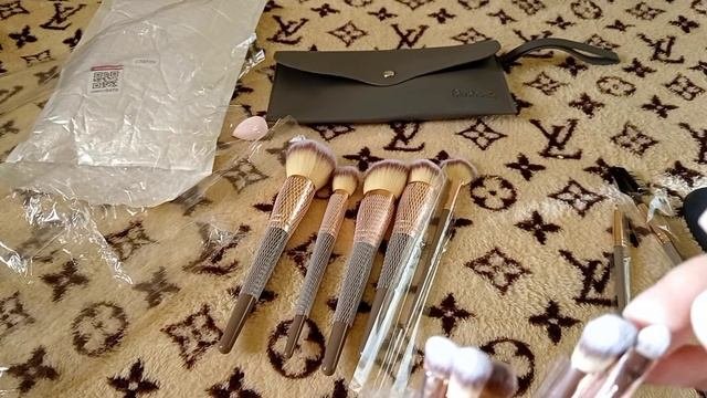 Заказала кисти для макияжа с Wildberries. Показываю качество и подарки.