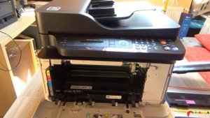 Снятие и установка картриджа с тонером Samsung C480 / C480FW