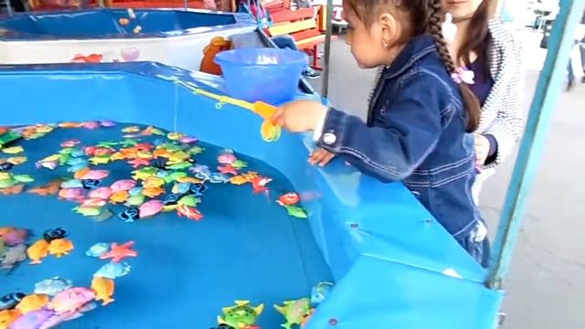 Настя на рыбалке смотреть онлайн