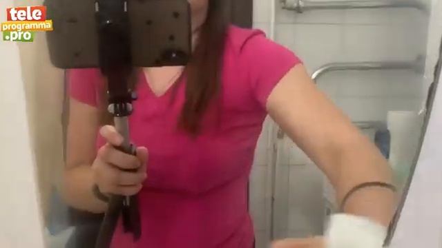 Как сделать так, чтобы зеркало в ванной не запотевало: бюджетный способ смотреть онлайн