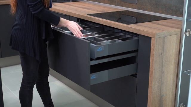 Кухня Монтанья FENIX карго + выдвижные ящики смотреть онлайн