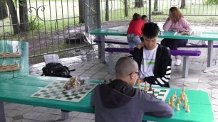 "Шахматы для всех"//В Абакане работает площадка для игры в шахматы - Абакан 24