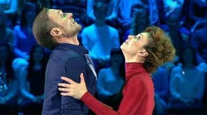 Александра Урсуляк и Роман Костомаров. Выступление. Фрагмент выпуска от 29.11.2014