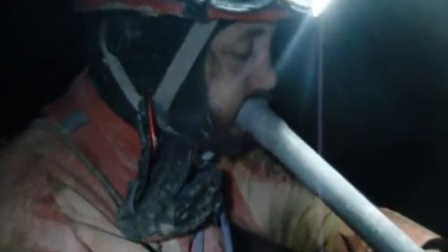 Didgeridoo suonato in grotta Teo Turci смотреть онлайн