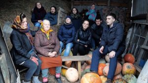 3. Под облаками. Сидела Катюша