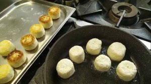 Готовим на работе ! Сырники с манкой!