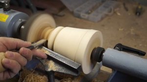 Изготовление кубка из черемухи на токарном станке с использованием планшайбы