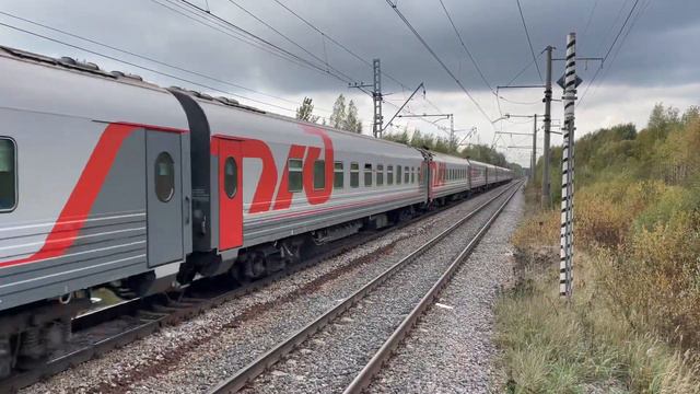 Электровоз «ЭП2К» с поездом №014Н Санкт-Петербург-Новокузнецк» проезжает о.п «7 км» #ржд #электрово смотреть онлайн