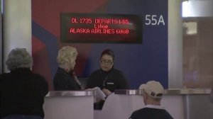 Los Angeles International Airport (LAX) luggage screening system - Unravel Travel TV