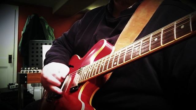 Gibson ES-333 Funk Jam смотреть онлайн