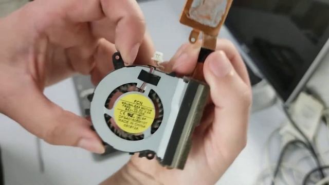 Полная разборка ноутбука Samsung NP530U3B Complete disassembly of the Samsung NP530U3B laptop смотреть онлайн