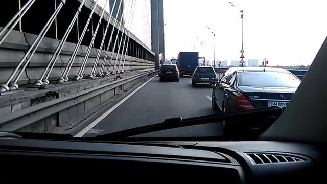 Киевские водители пропускают "скорую" смотреть онлайн