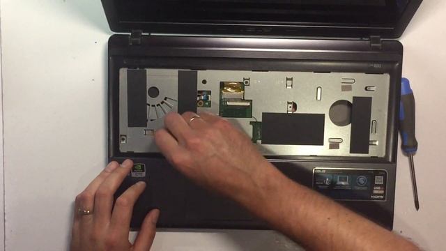 Разборка ноутбука Asus X55VD