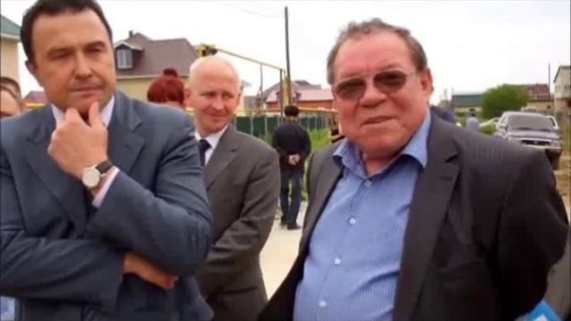 Мэр Южно-Сахалинска не знает,что в городе вырубаются деревья живые!!!!