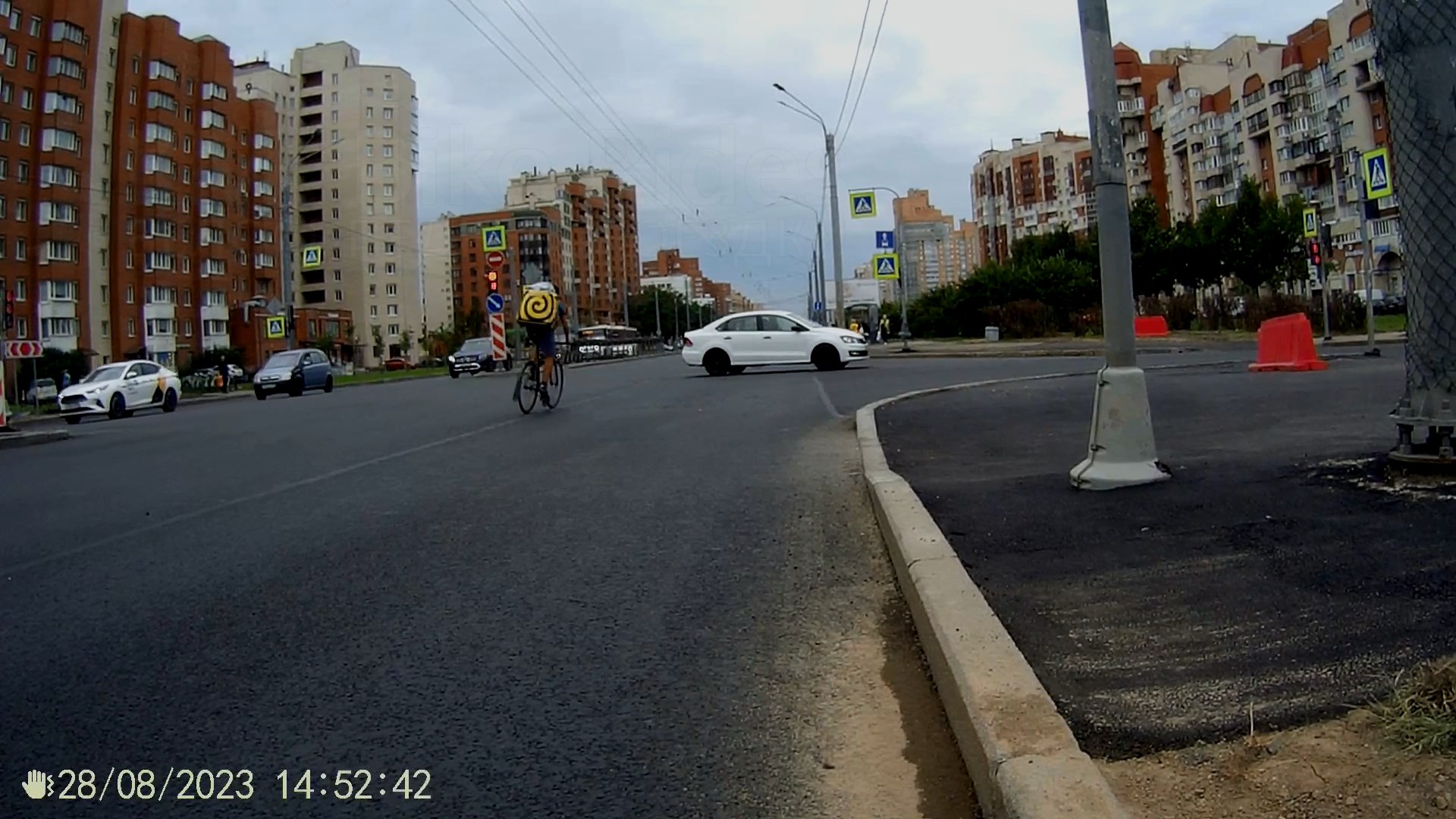 Вело и сим на красный