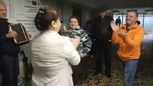 03.08.19.Частушки под гармонь в переходе метро ,около Измайловского пятачка.