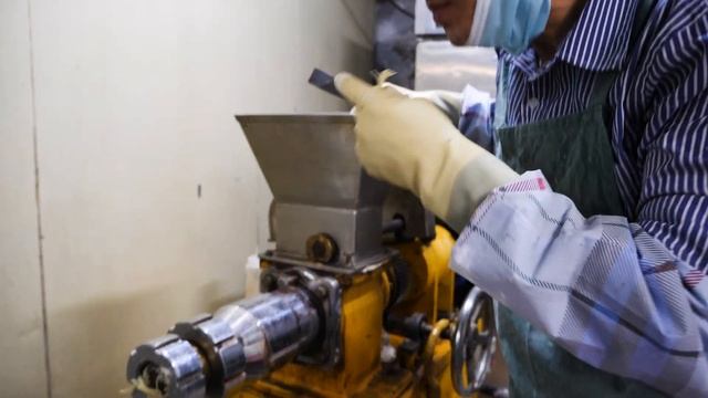 50 years! Korea's first Jjolmyeon factory смотреть онлайн