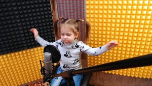 Летели две птички \ Варя Пушкина 3.9 года