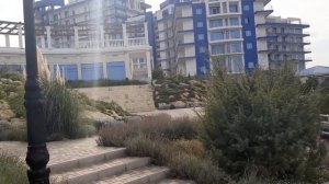 Территория апарт-отеля Акваделюкс в Севастополе, Крым, пляж, море, отдых