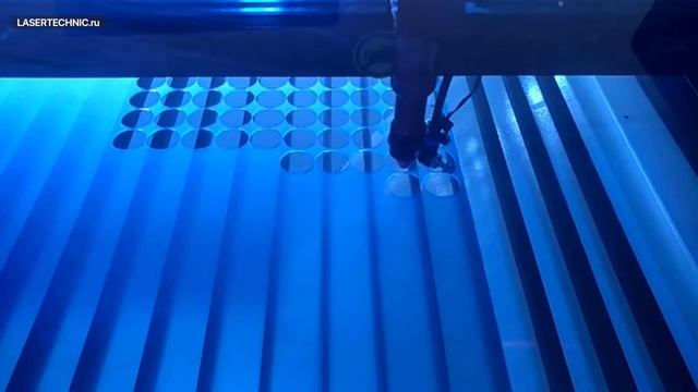 Резка акрила на лазерном станке