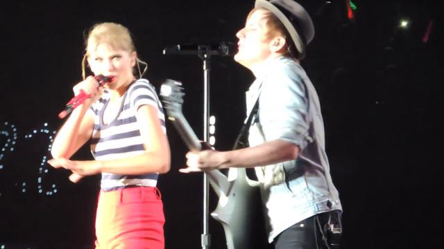 Taylor Swift and Patrick Stump - My Songs Know What You Did in the Dark (HD) смотреть онлайн