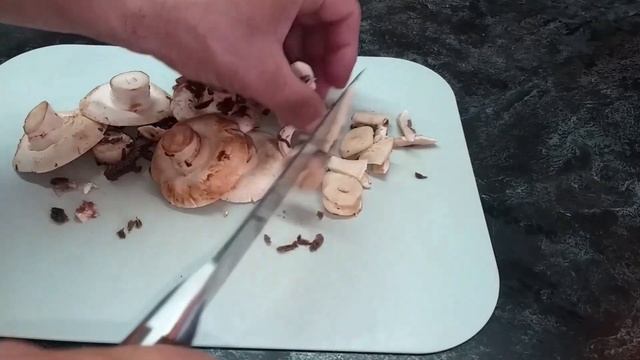 ФАРШИРОВАННЫЕ ШАМПИНЬОНЫ.
