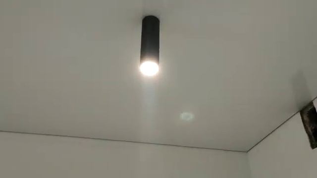 Глянцевые и матовые натяжные потолки с теневым багетом EvroKraab смотреть онлайн