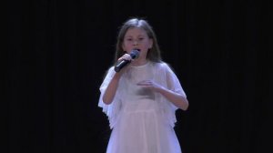 Кизилова Арина «Снится сон». Эстрадный вокал, А (7-9 лет)