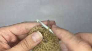 Очень красивая салфетка - подставка под горячее крючком.