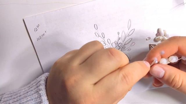 Повторяю свой старый гребень | эскиз, подбор материалов, создание украшения из проволоки и бусин